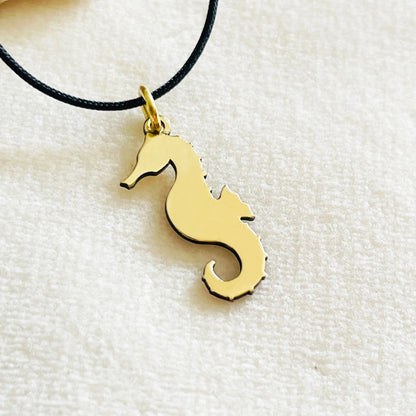 ciondolo a forma di cavalluccio marino in ottone o argento da portare come collana